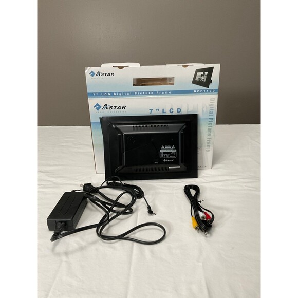 Astar Digital Picture Frame 7" LCD - Picture 2 of 4